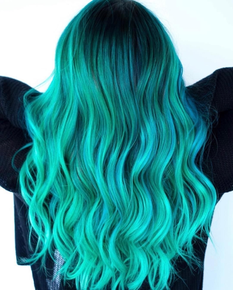 Бирюзовые волосы