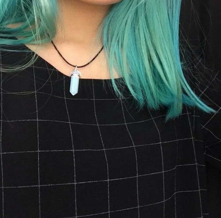 Темно бирюзовые волосы