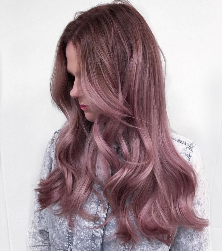 Пепельно розовый цвет волос