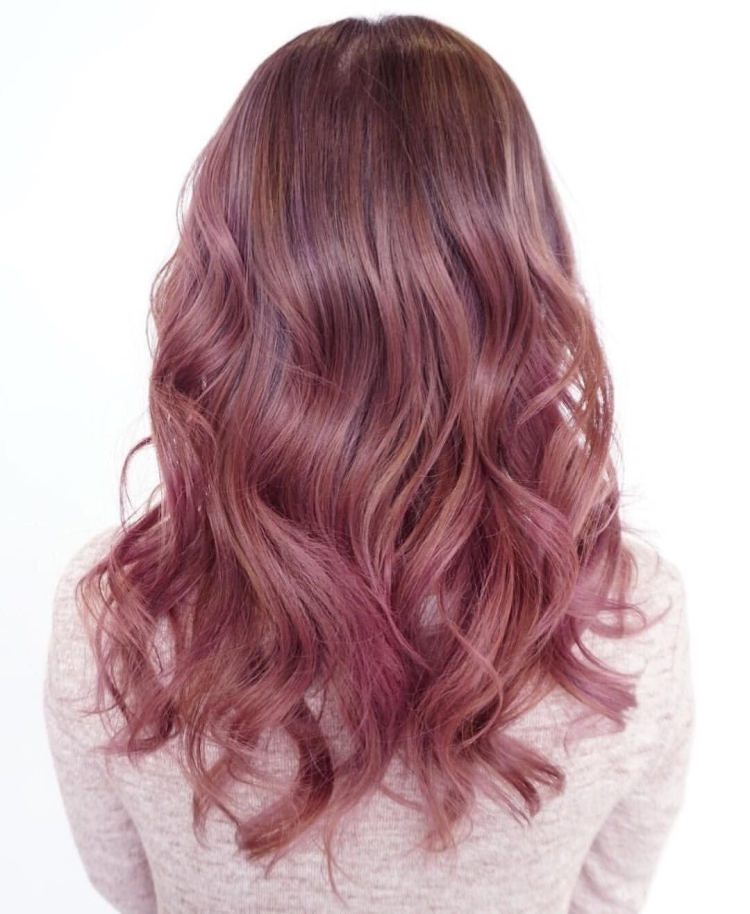 Пыльный розовый цвет волос