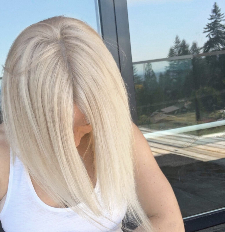 Очень светлый блонд волосы