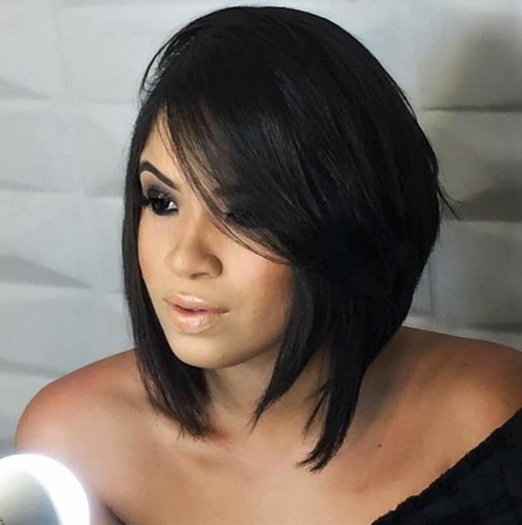 Лонг Боб с косой челкой