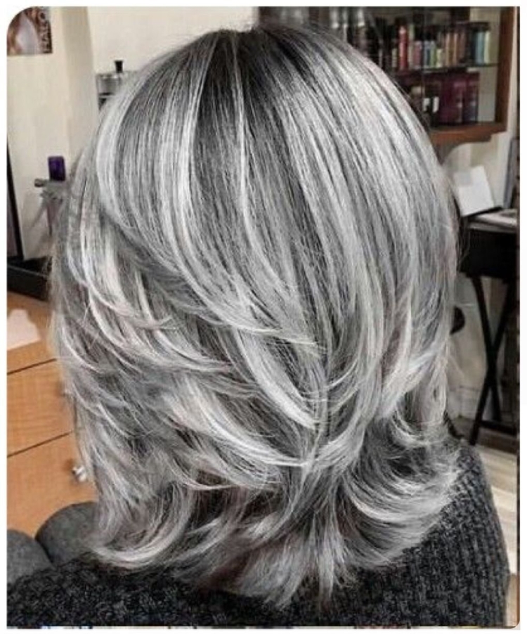 Мелирование с пепельным оттенком на средние волосы Каскад