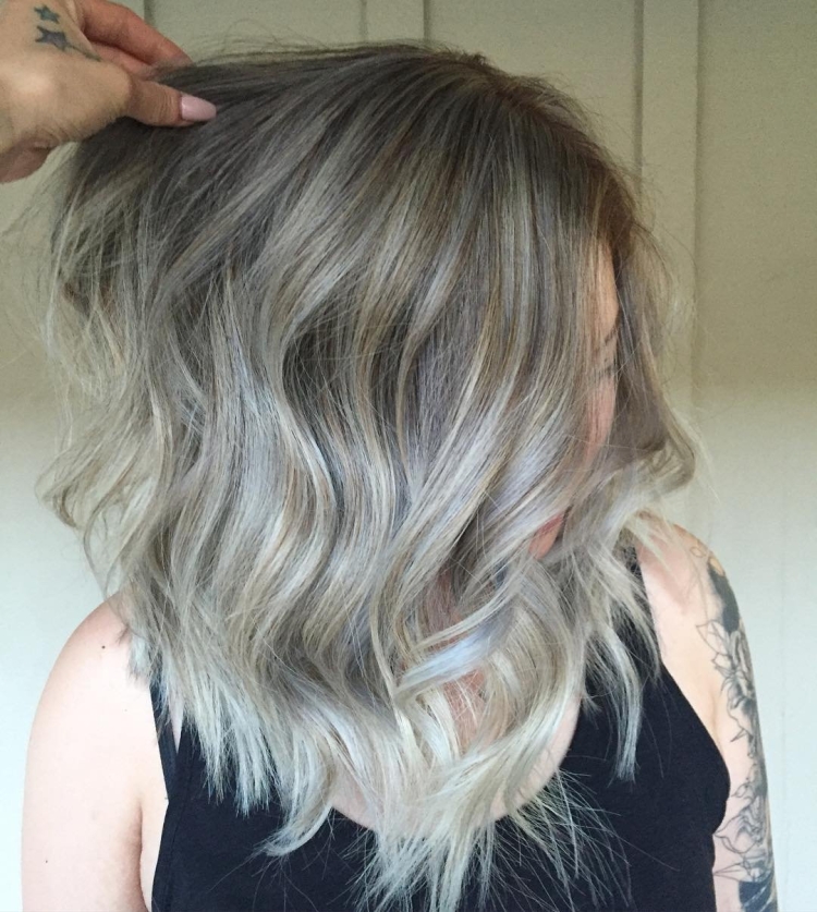 Пепельное мелирование на русые волосы