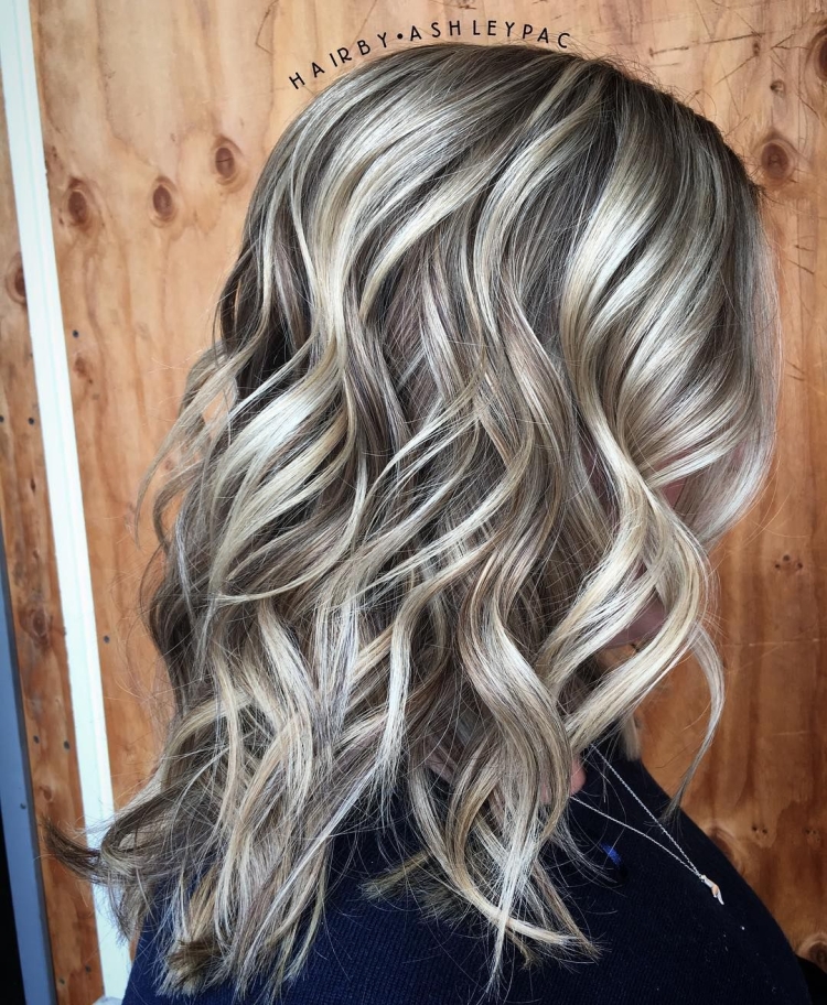 Пепельное мелирование на Каскад