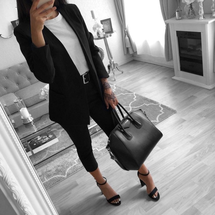 Образ в черном цвете