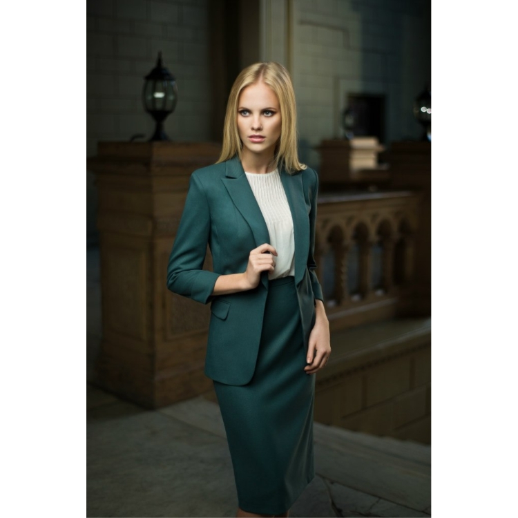 Одежда для директора женщины