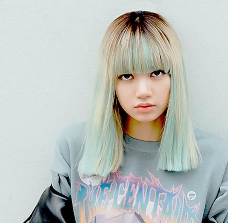 Лиса Блэк Пинк волосы