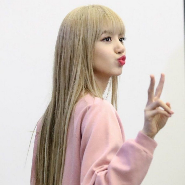 Блэк Пинк Лалиса Монабан