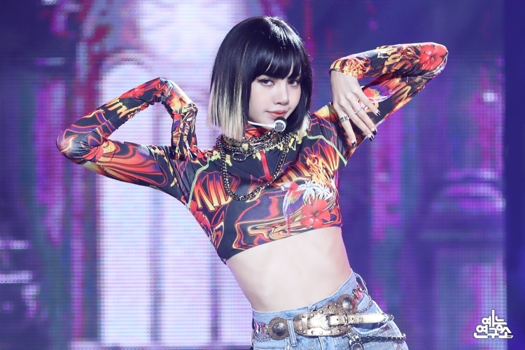 Группа BLACKPINK лиса