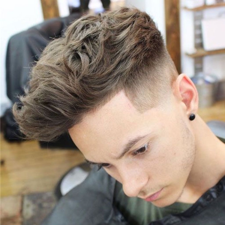 Angular Fringe стрижка на подростков