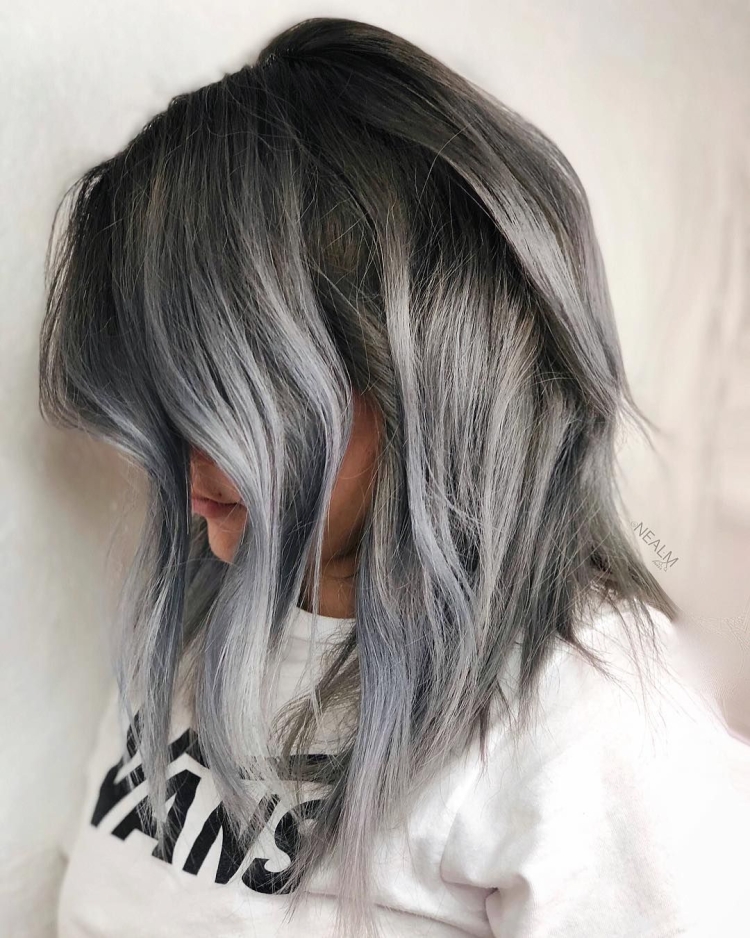 Пепельно черный