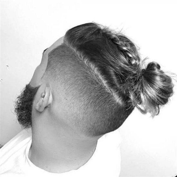 Стрижка топ кнот мужская
