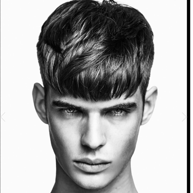 Мужские стрижки с прямой челкой