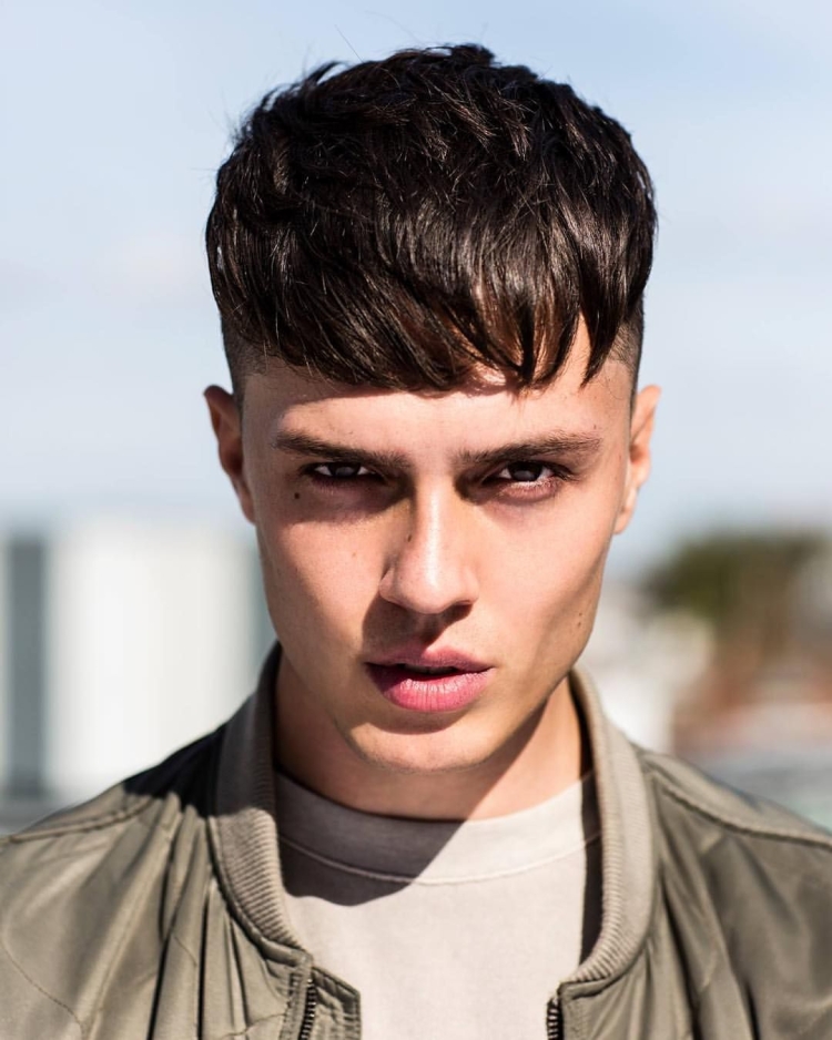 Мужские стрижки с челкой