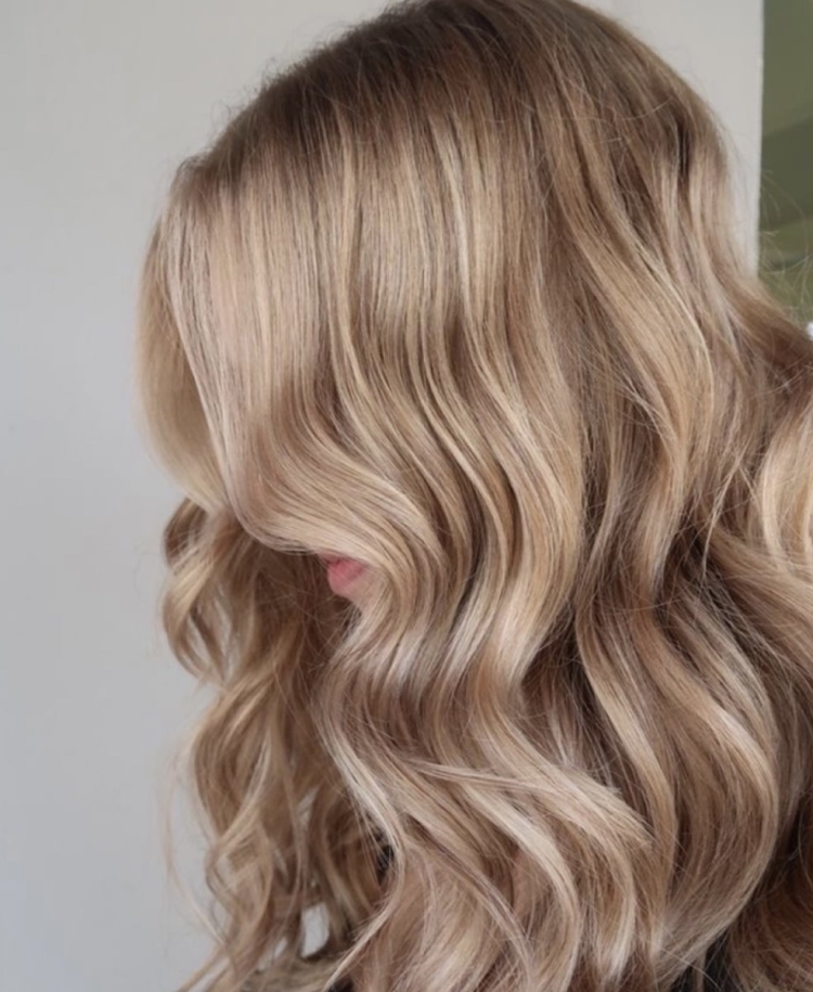 Бежевый блонд