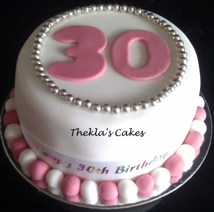 С тридцатилетием девушке