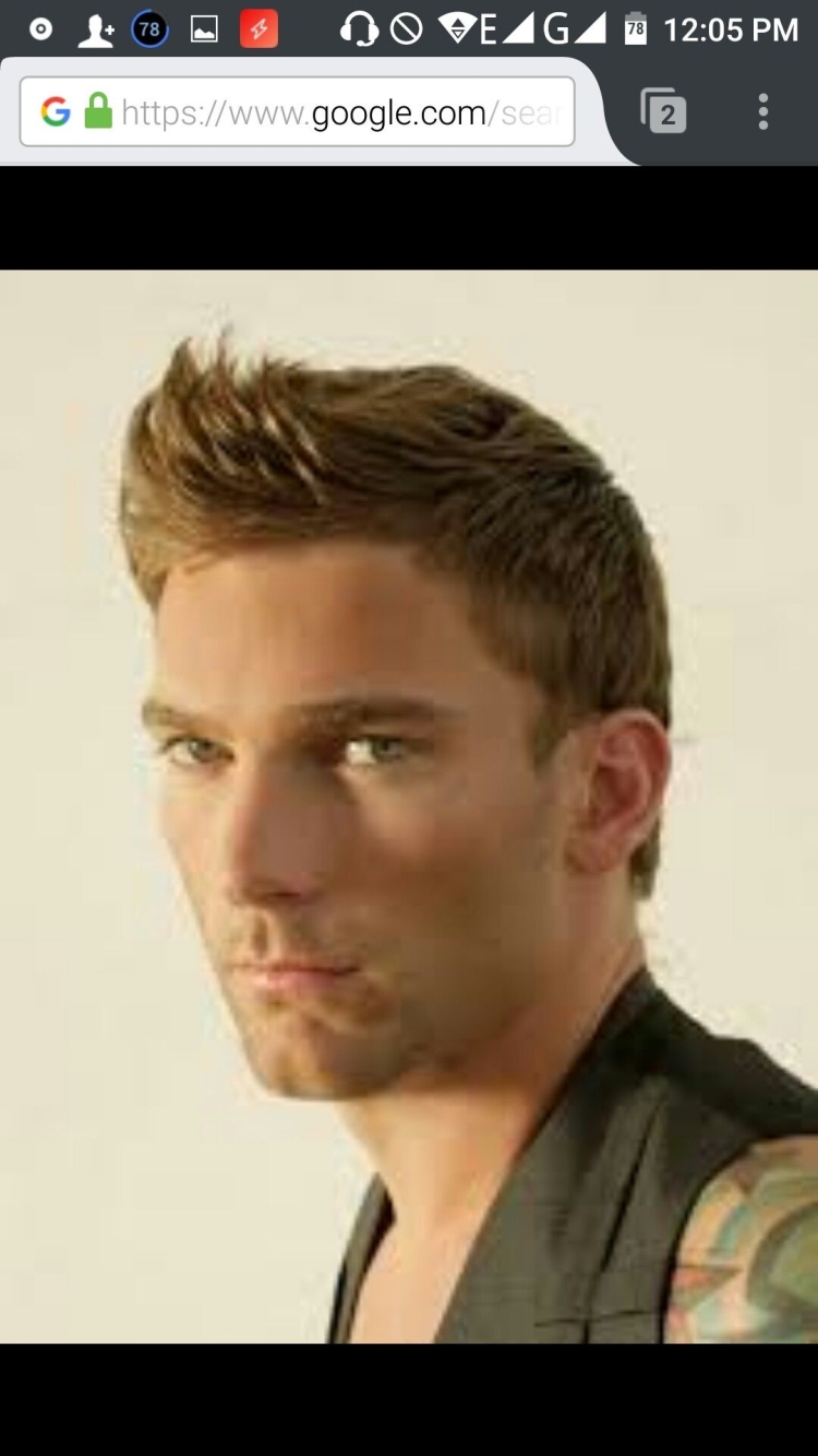 Короткие мужские стрижки с челкой вверх