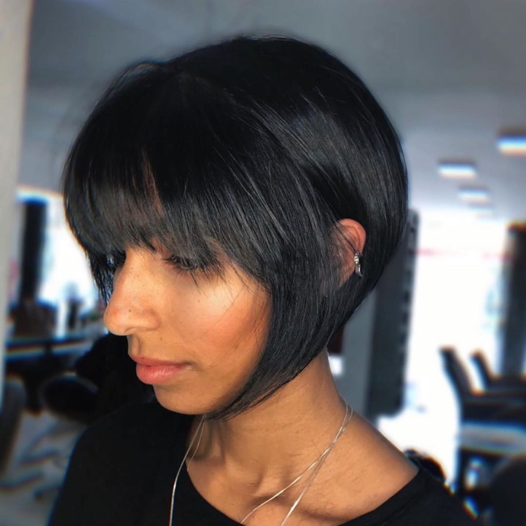 Стрижка Боб-каре 2022 с челкой