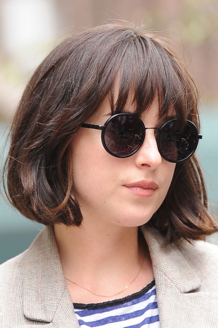 Дакота Джонсон прическа Боб