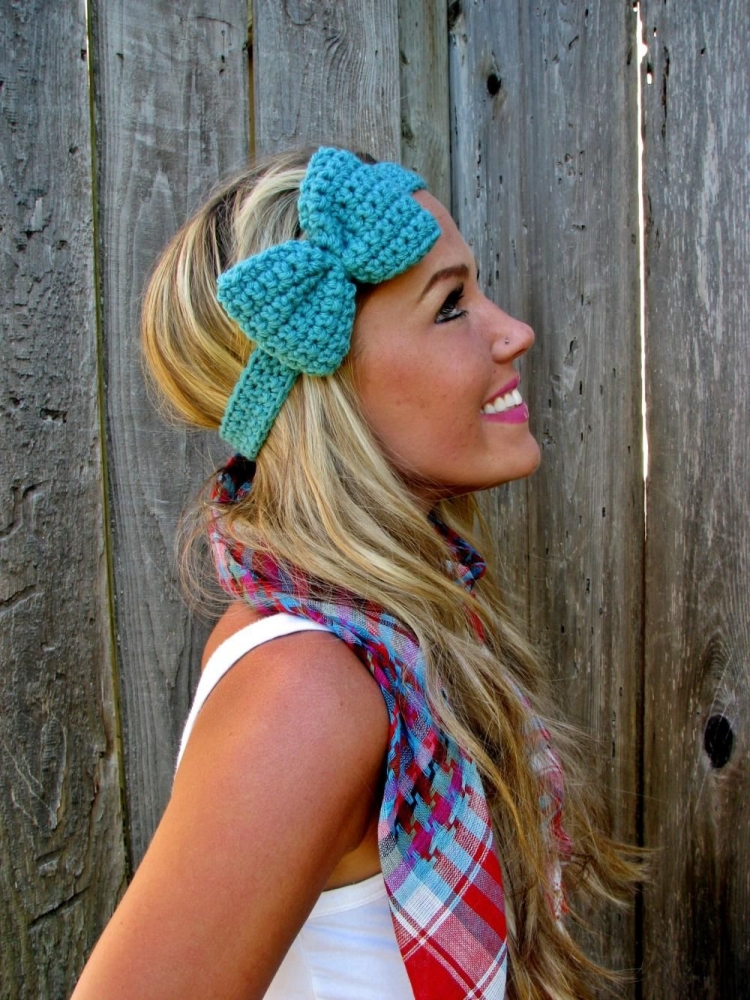 Повязка на голову вязаная