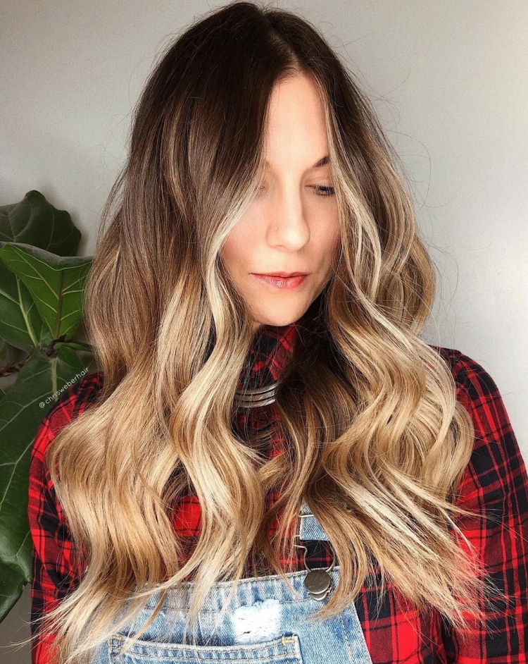 Осветленные пряди волос