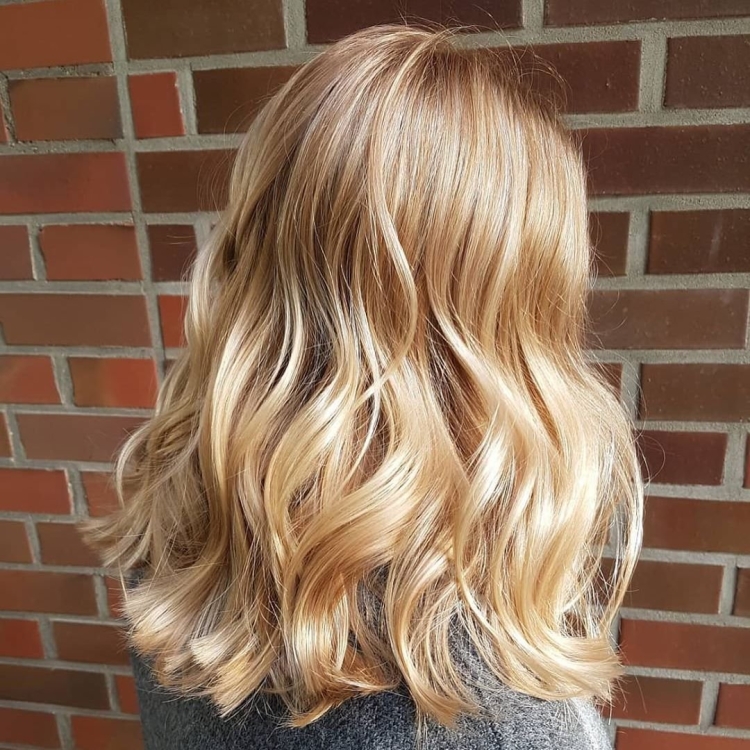 Карамельный блонд балаяж на русый