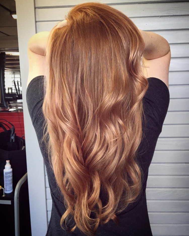 Красивый карамельный цвет волос