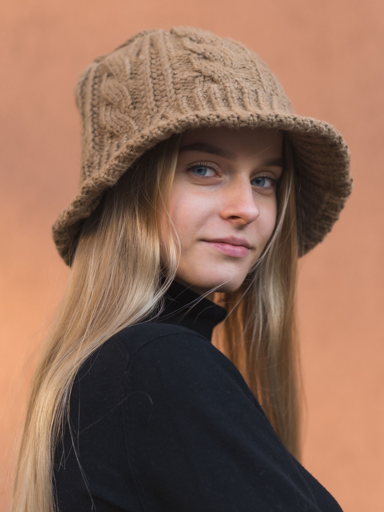 Вязаная Панама теплая