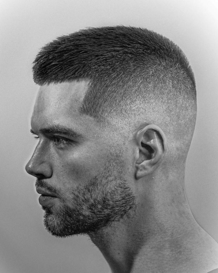 Мужские стрижки короткие 2022 черно белое фото