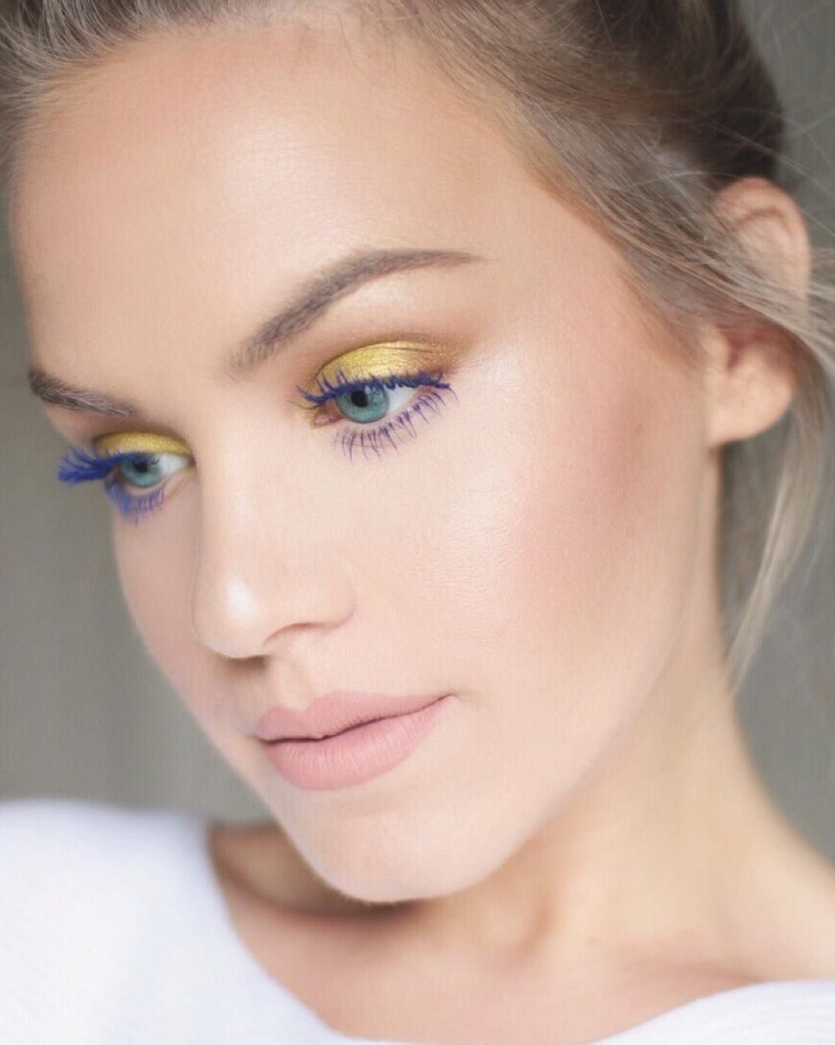 Цветной макияж для голубых глаз