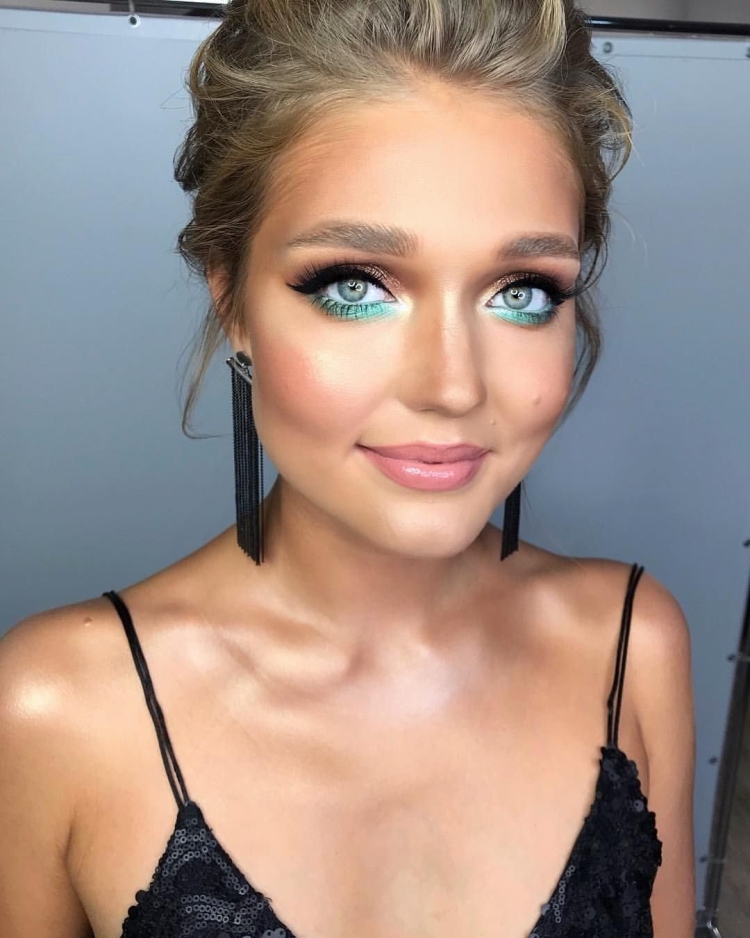 Виктория Гришина визажист