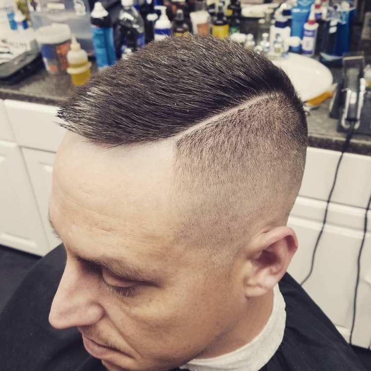 Полубокс Цезарь с пробором