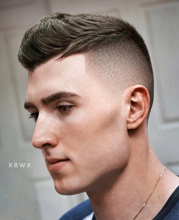 Полубокс с пробором