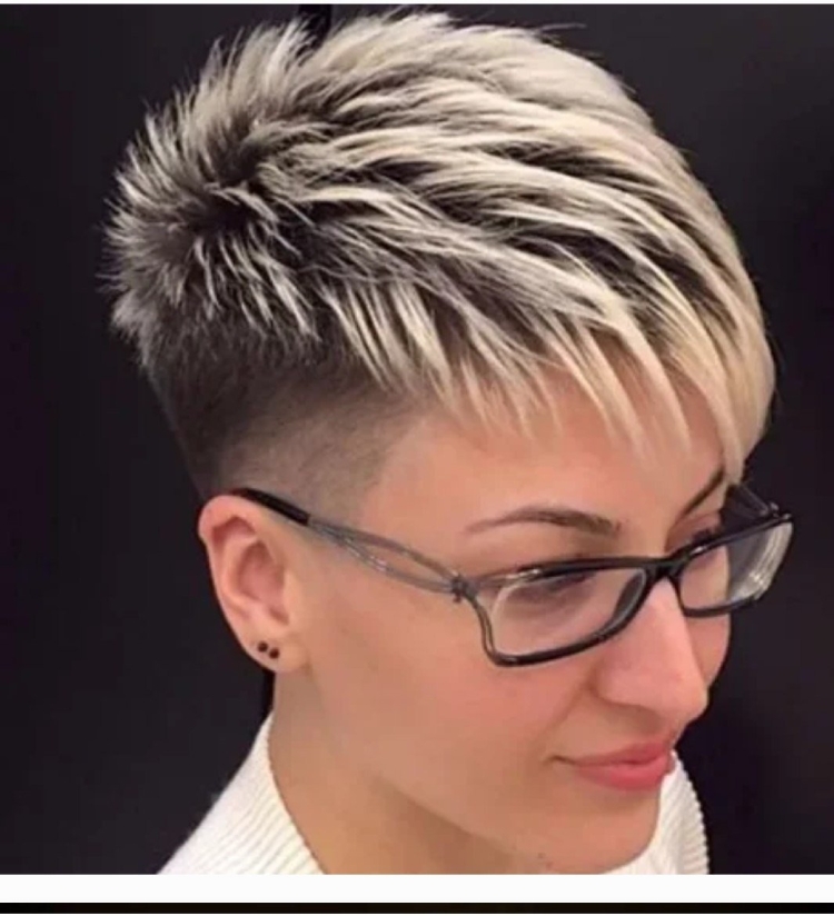 Креативные стрижки на короткие волосы