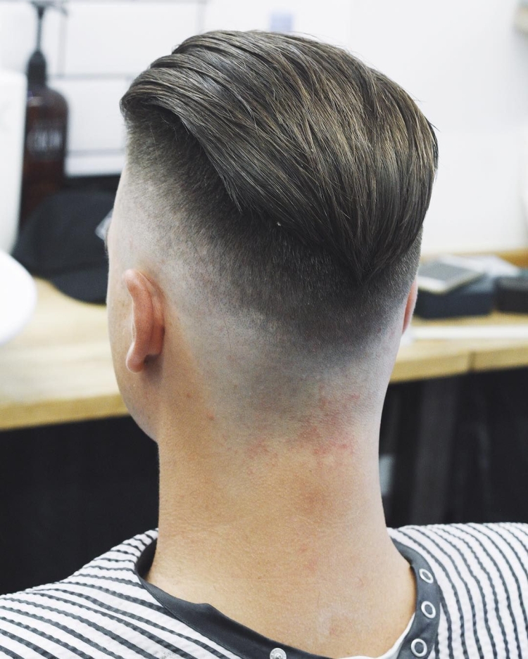 Undercut (андеркат) затылок