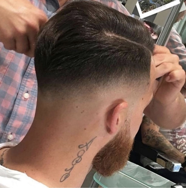 Мужская стрижка сзади треугольник