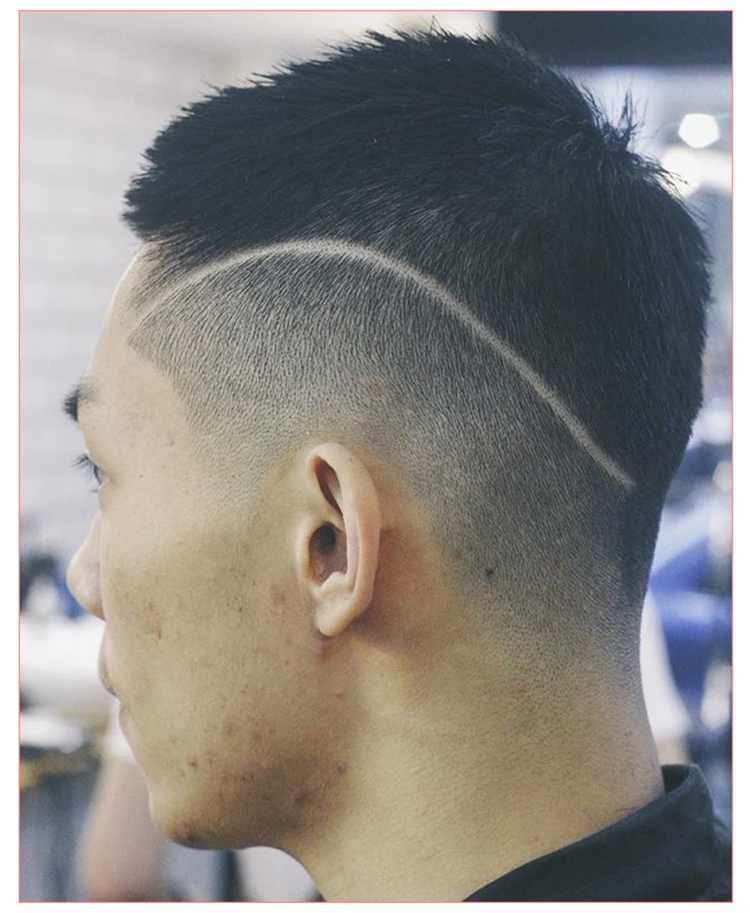 Мужская стрижка треугольник