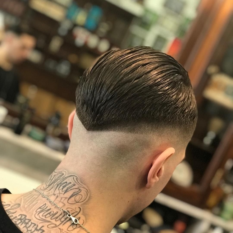 Фейд стрижка с треугольника