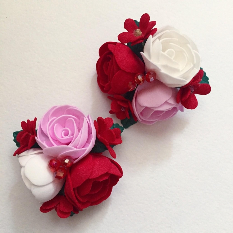Красивые заколки с розочками