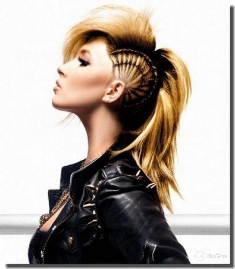 Косички в стиле панк