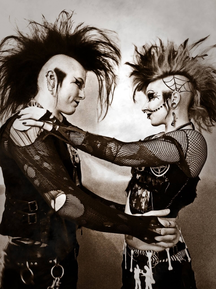 Готические прически ирокез