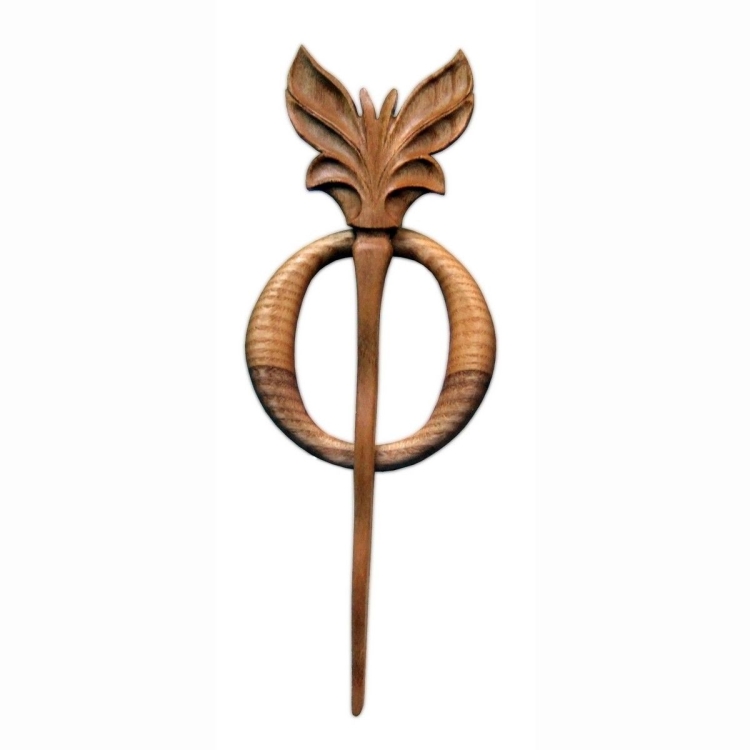 Резьба по дереву бабочки на заколках