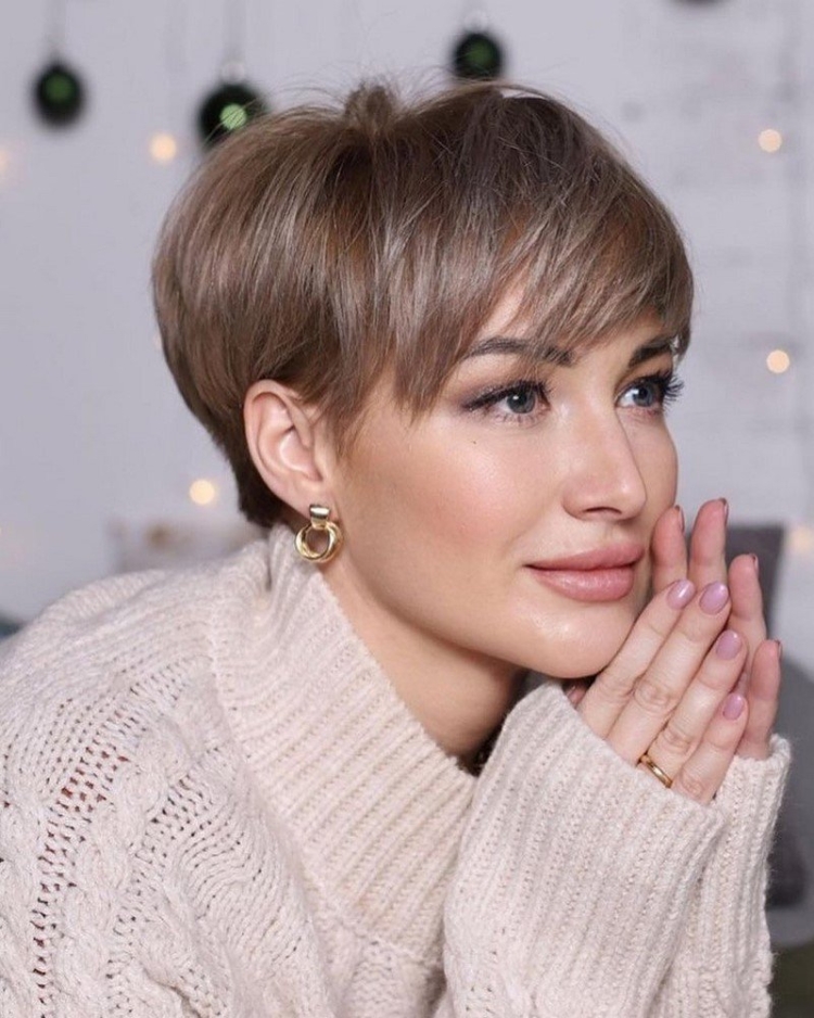 Модные стрижки 2022 женские Пикси