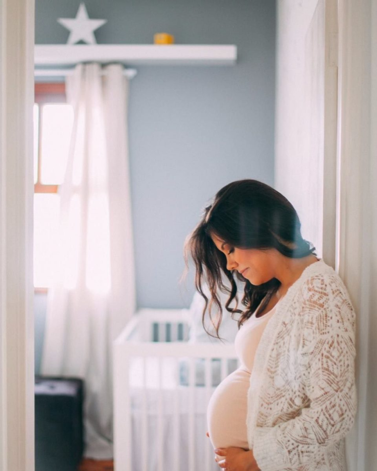 Домашняя фотосессия беременной