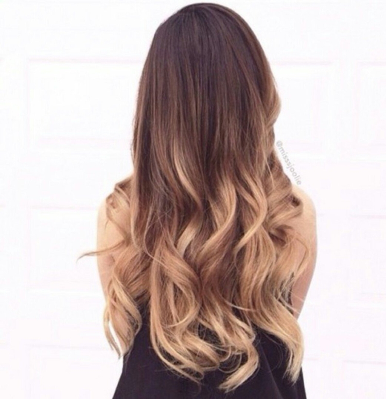 Светлые кончики на темных волосах