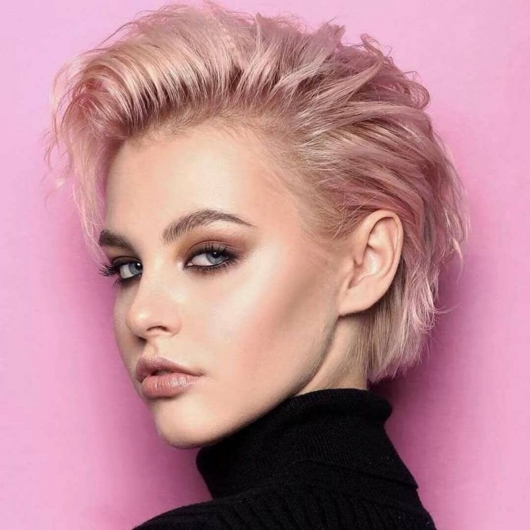 Стрижки женские