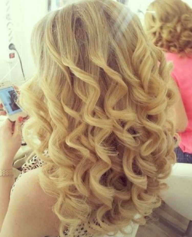 Укладка на средние волосы Локоны