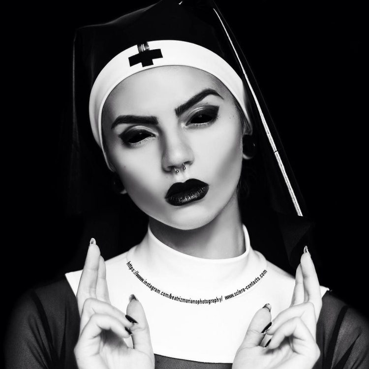 Beatriz Mariana монашка