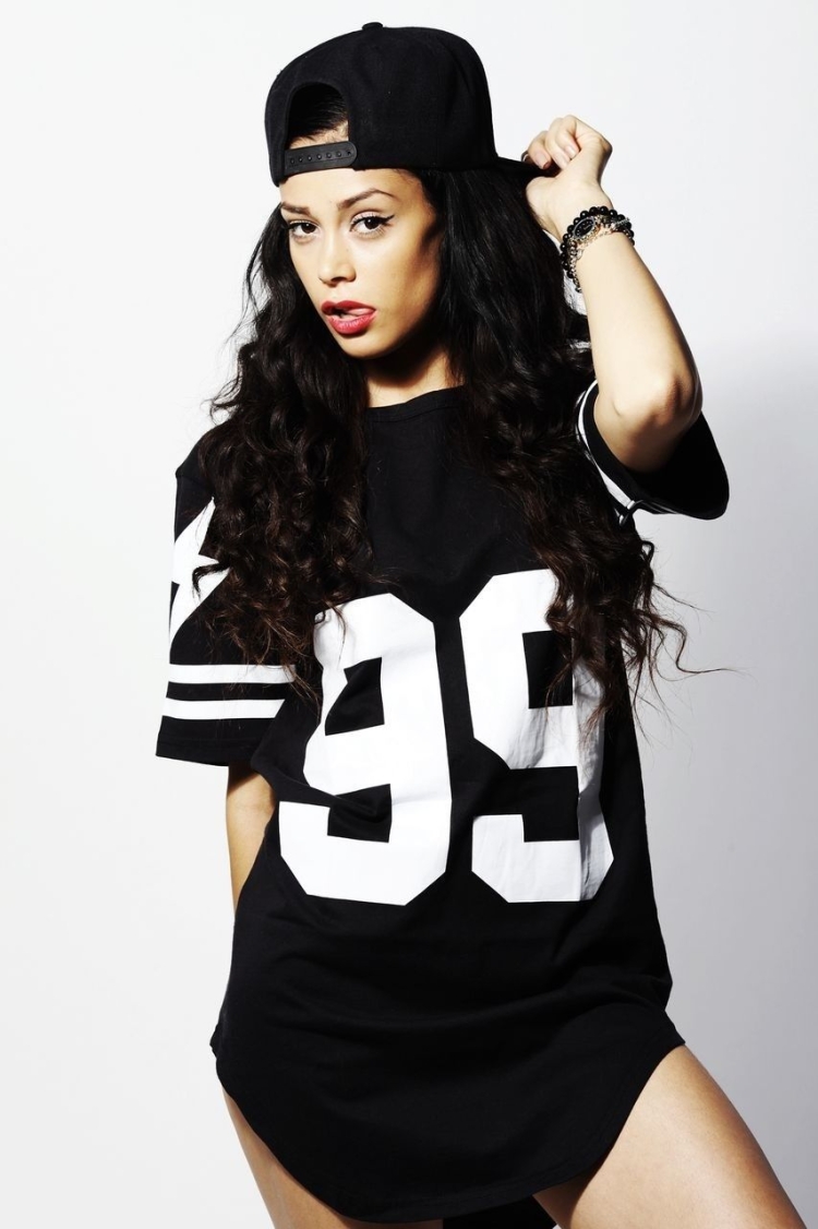 Длинные футболки для девушек